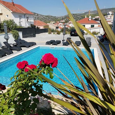 Villa Barbara & Zoran With Heated Swimming Pool Seget Vranjica Luaran gambar