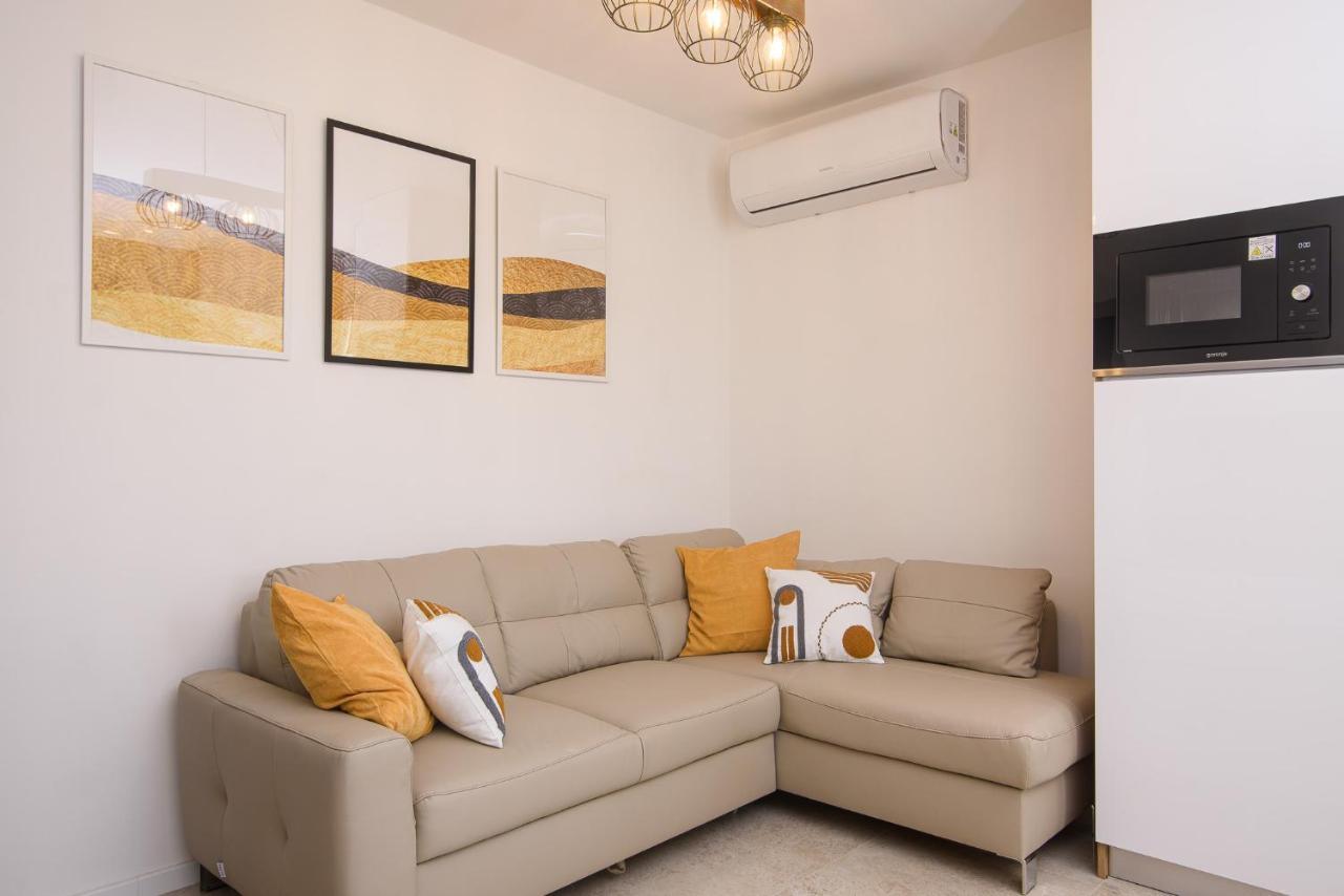 Villa Barbara & Zoran With Heated Swimming Pool Seget Vranjica Luaran gambar
