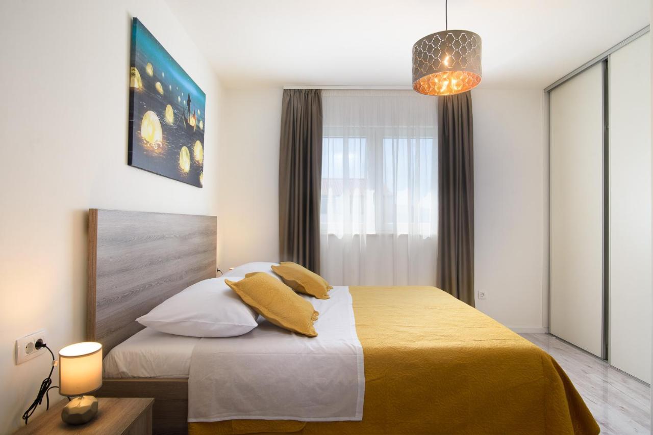 Villa Barbara & Zoran With Heated Swimming Pool Seget Vranjica Luaran gambar