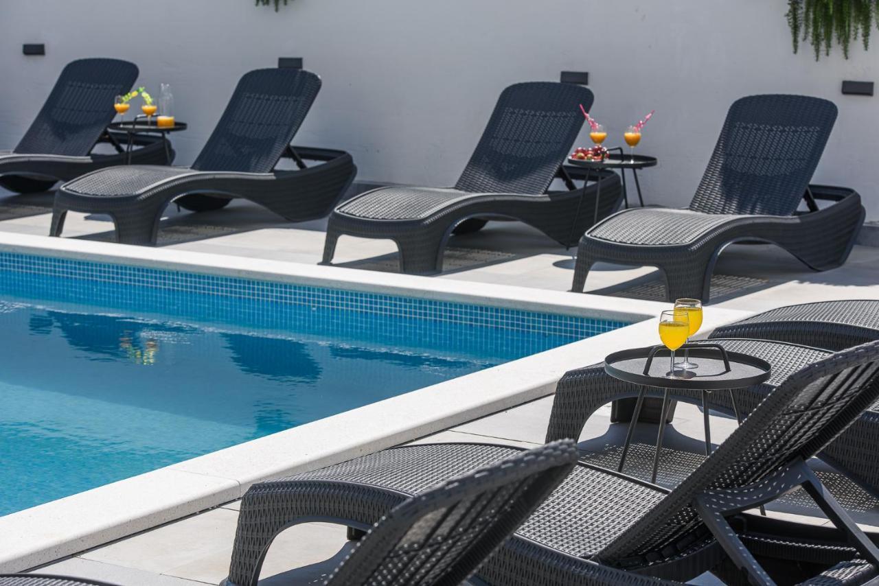 Villa Barbara & Zoran With Heated Swimming Pool Seget Vranjica Luaran gambar
