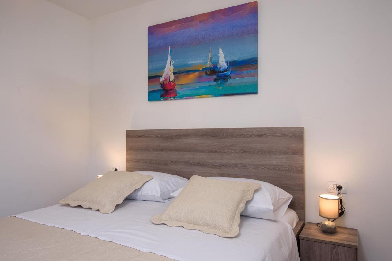 Villa Barbara & Zoran With Heated Swimming Pool Seget Vranjica Luaran gambar