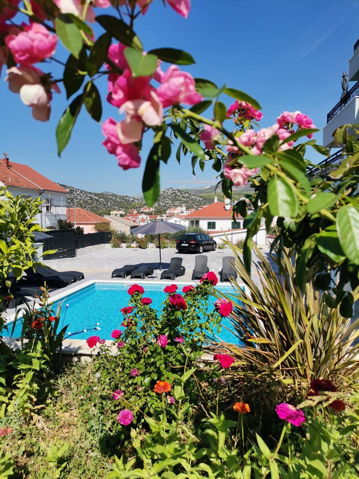 Villa Barbara & Zoran With Heated Swimming Pool Seget Vranjica Luaran gambar